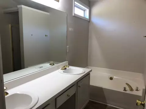 6 Sandy Bluff Ct, Durham, NC 27703 photo 13