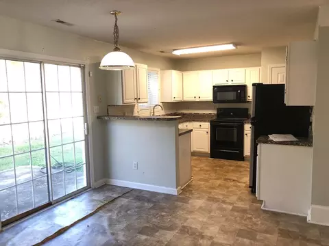 6 Sandy Bluff Ct, Durham, NC 27703 photo 6