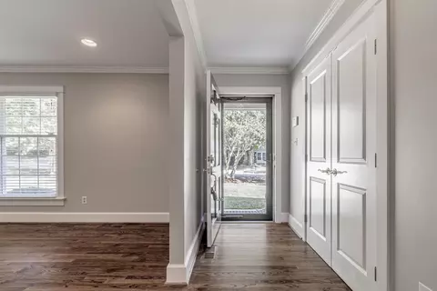 206 Pinecroft Dr, Raleigh, NC 27609 photo 3