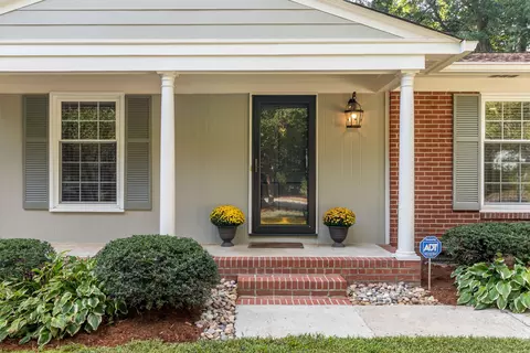 206 Pinecroft Dr, Raleigh, NC 27609 photo 2