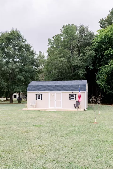137 Bryan Godwin Ct, Erwin, NC 28339 photo 2