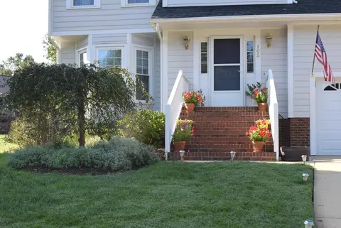 105 Chatfield Ct, Cary, NC 27513 photo 2