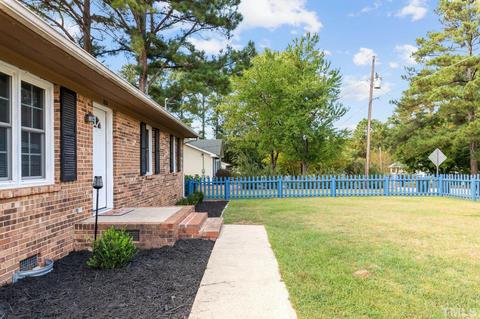 104 N 8th St, Erwin, NC 28339 photo 5