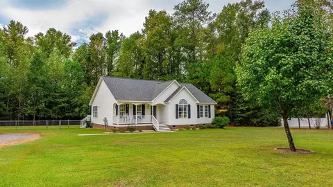 123 Phyllis Dr, Benson, NC 27504 photo 2