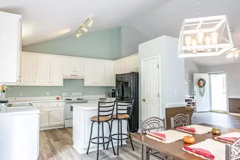 123 Phyllis Dr, Benson, NC 27504 photo 8