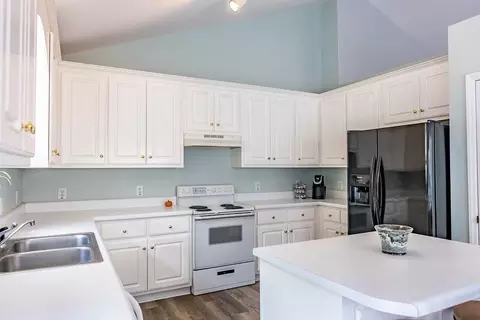 123 Phyllis Dr, Benson, NC 27504 photo 9