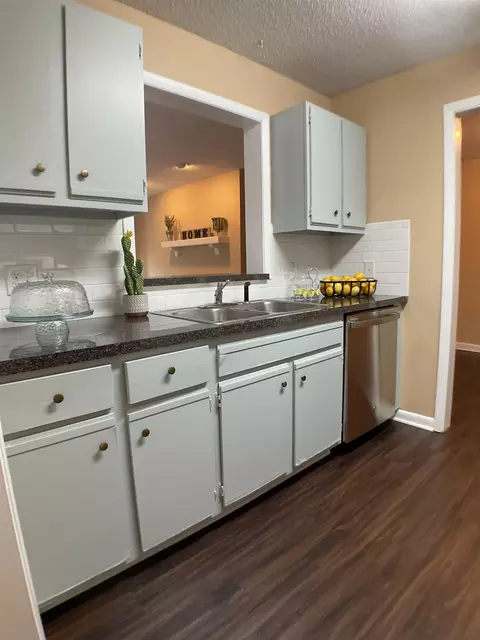 5820 Pointer Dr #201, Raleigh, NC 27609 photo 3