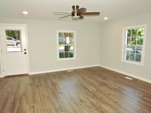 208 Lamberth St, Roxboro, NC 27573 photo 4