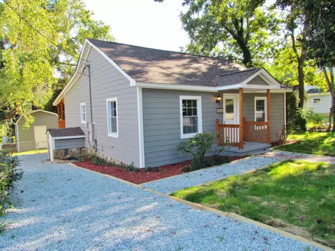 208 Lamberth St, Roxboro, NC 27573 photo 2