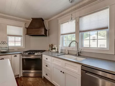 305 E Holmes St, Benson, NC 27504 photo 15
