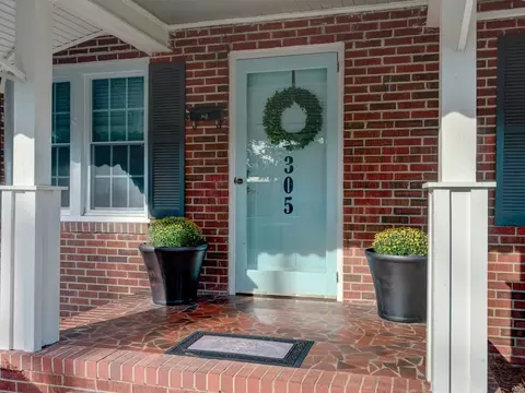 305 E Holmes St, Benson, NC 27504 photo 3