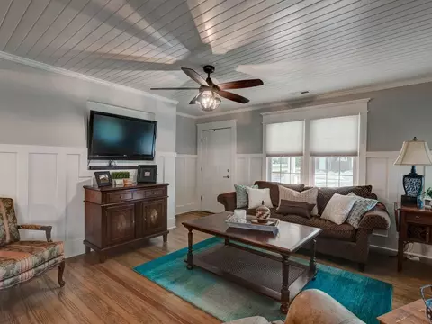 305 E Holmes St, Benson, NC 27504 photo 7