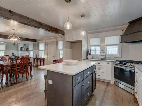 305 E Holmes St, Benson, NC 27504 photo 14