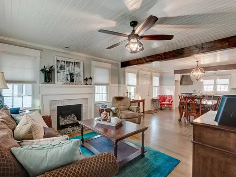 305 E Holmes St, Benson, NC 27504 photo 6