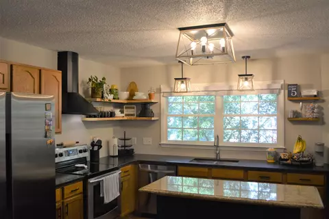 93 Waters Edge Dr, Erwin, NC 28339 photo 4