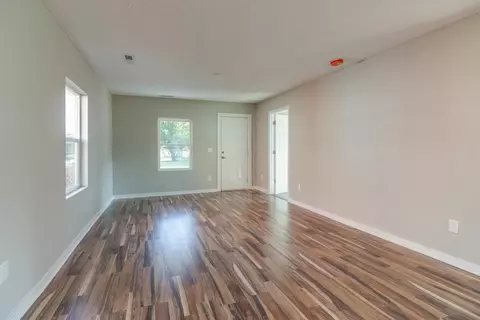 702 E Divine St, Dunn, NC 28334 photo 7