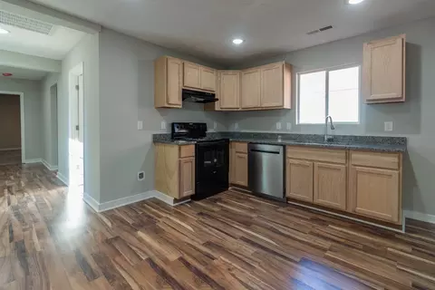 702 E Divine St, Dunn, NC 28334 photo 11