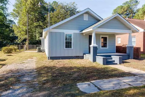 702 E Divine St, Dunn, NC 28334 photo 3