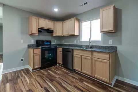 702 E Divine St, Dunn, NC 28334 photo 10