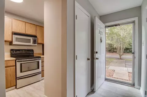 321 Wildberry Ln, Durham, NC 27705 photo 4