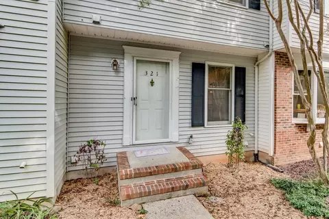 321 Wildberry Ln, Durham, NC 27705 photo 2