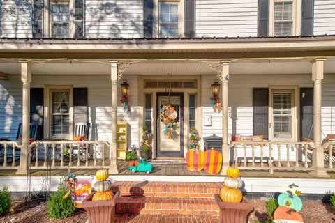 316 W Main St, Benson, NC 27504 photo 4