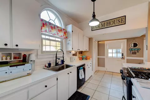 316 W Main St, Benson, NC 27504 photo 22
