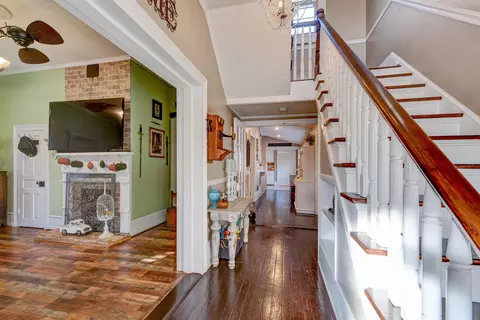 316 W Main St, Benson, NC 27504 photo 8