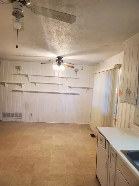 209 Pace St, Smithfield, NC 27577 photo 4