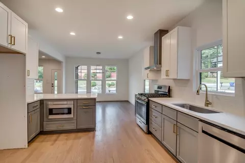 1111 Stadium Dr, Durham, NC 27704 photo 8