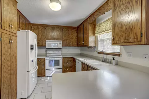 512 Chivalry Dr, Durham, NC 27703 photo 9