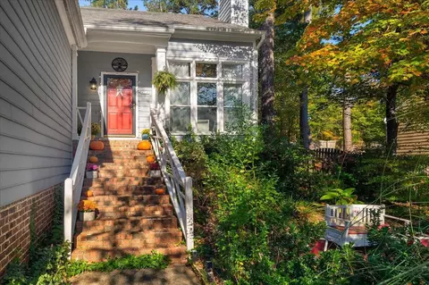 4910 Victoria Dr, Durham, NC 27713 photo 2