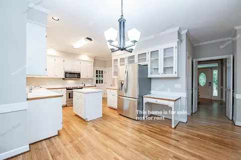 101 Parkknoll Ln, Cary, NC 27519 photo 8