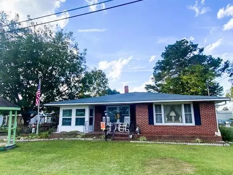 205 N Holt St, Pine Level, NC 27568 photo 1