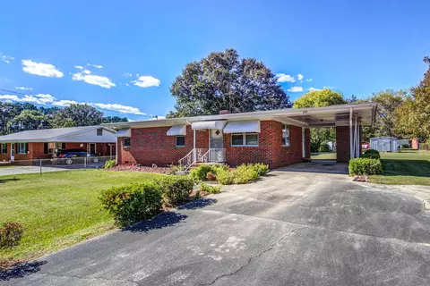 205 Cloverdale Dr, Smithfield, NC 27577 photo 6