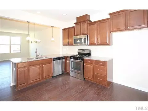 16 Pocono Dr, Durham, NC 27705 photo 2