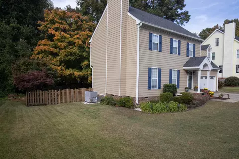 511 Windcrest Dr, Apex, NC 27502 photo 2