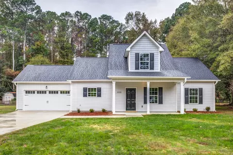1006 Chestnut Dr, Smithfield, NC 27577 photo 1