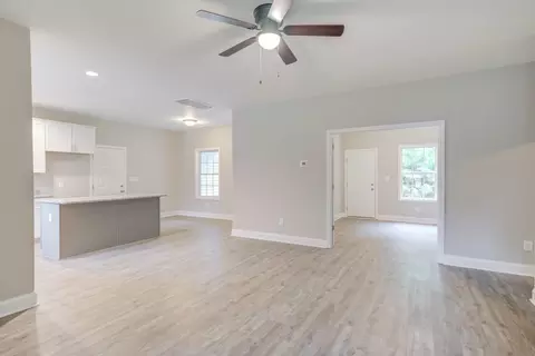 1006 Chestnut Dr, Smithfield, NC 27577 photo 2