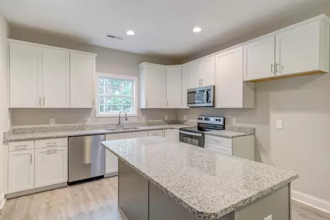 1006 Chestnut Dr, Smithfield, NC 27577 photo 6