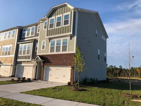 1123 Commack Dr, Durham, NC 27703 photo 2