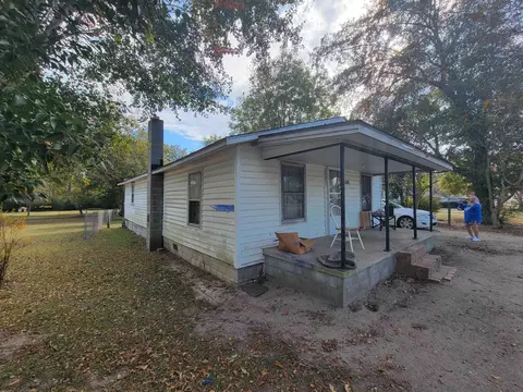 207 St Matthews Rd, Erwin, NC 28339 photo 4