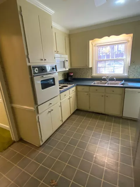 5103 Pine Trail Dr, Durham, NC 27712 photo 2