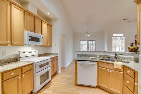 4611 Regency Dr, Durham, NC 27713 photo 9