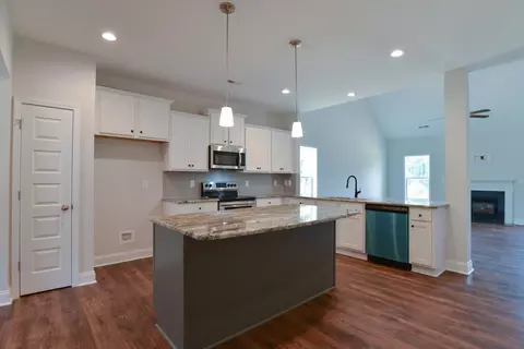 141 Tailwind Ln, Smithfield, NC 27577 photo 3