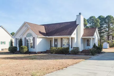 60 Knottingham Ct, Dunn, NC 28334 photo 2