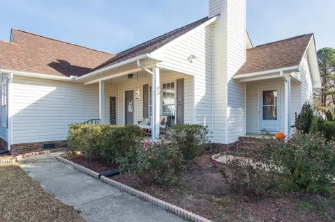 60 Knottingham Ct, Dunn, NC 28334 photo 4
