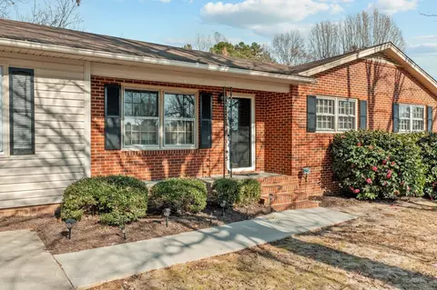 218 Windsor Dr, Roxboro, NC 27573 photo 2