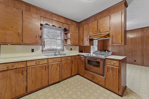 218 Windsor Dr, Roxboro, NC 27573 photo 25
