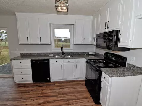 404 Laurel Dr, Smithfield, NC 27577 photo 9